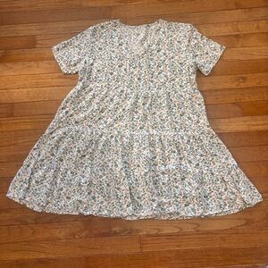 Women’s flower dress size M